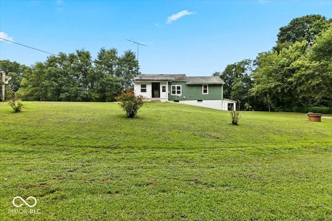 Photo of 200 S Madison Street, Bowling Green, IN 47833 (MLS # 22057219)