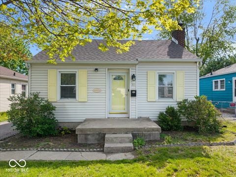 Photo of 35 N Elizabeth Street, Indianapolis, IN 46219 (MLS # 22096403)