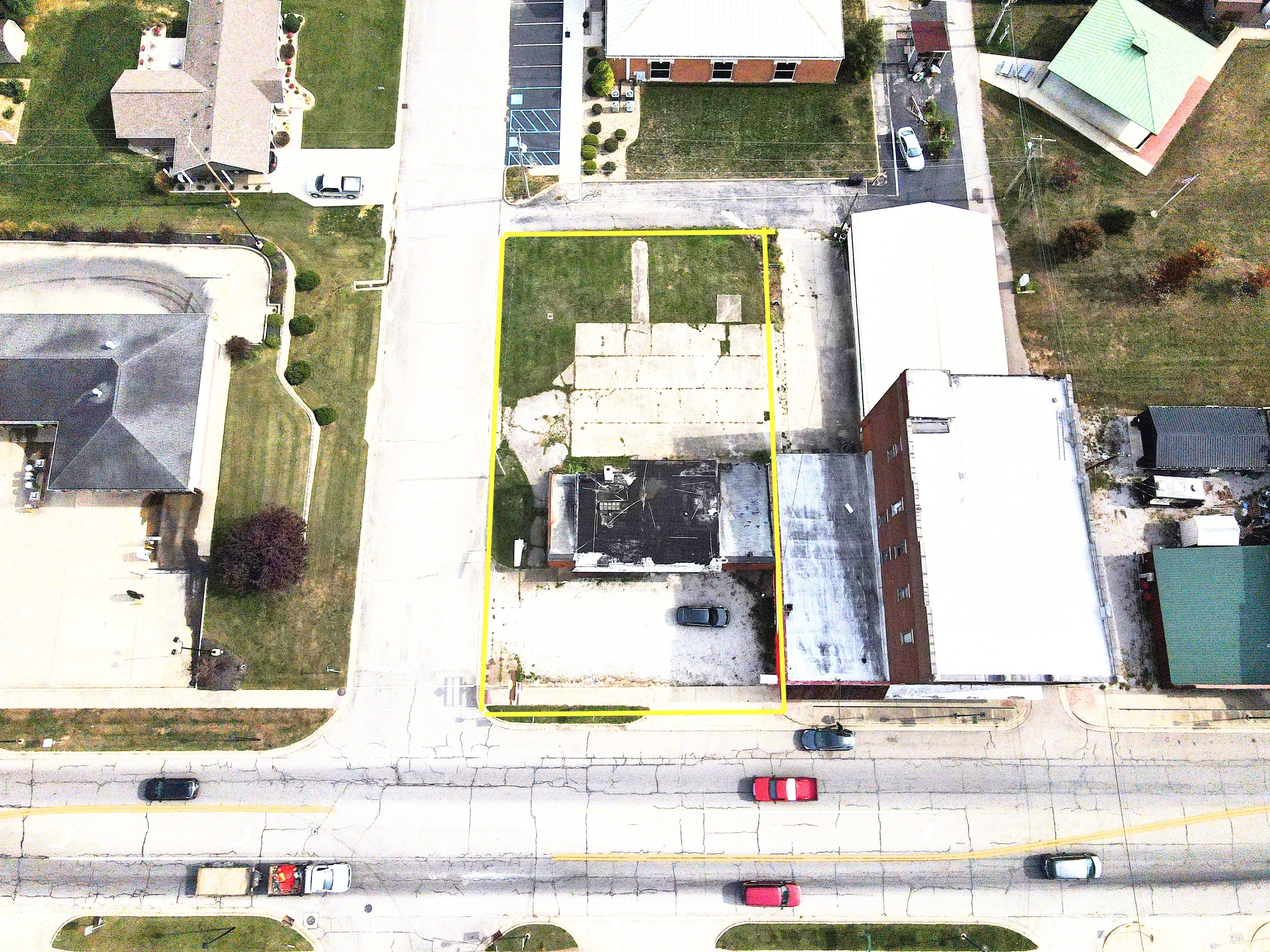 Photo 1 of 11 — 127 N Main Street, Brownstown, IN 47220
