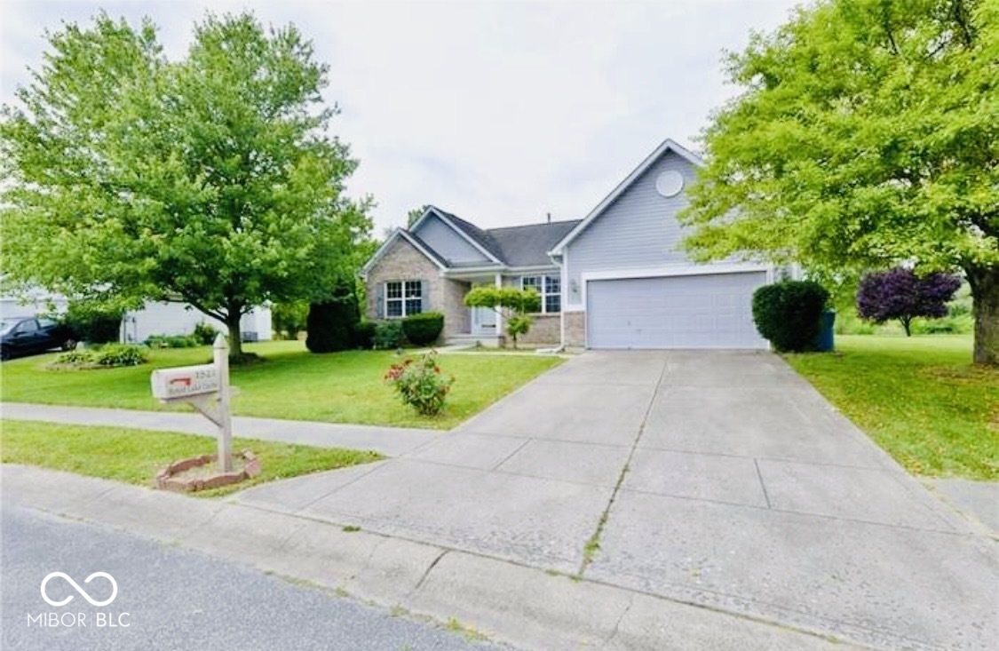 1527 Royal Lake Circle