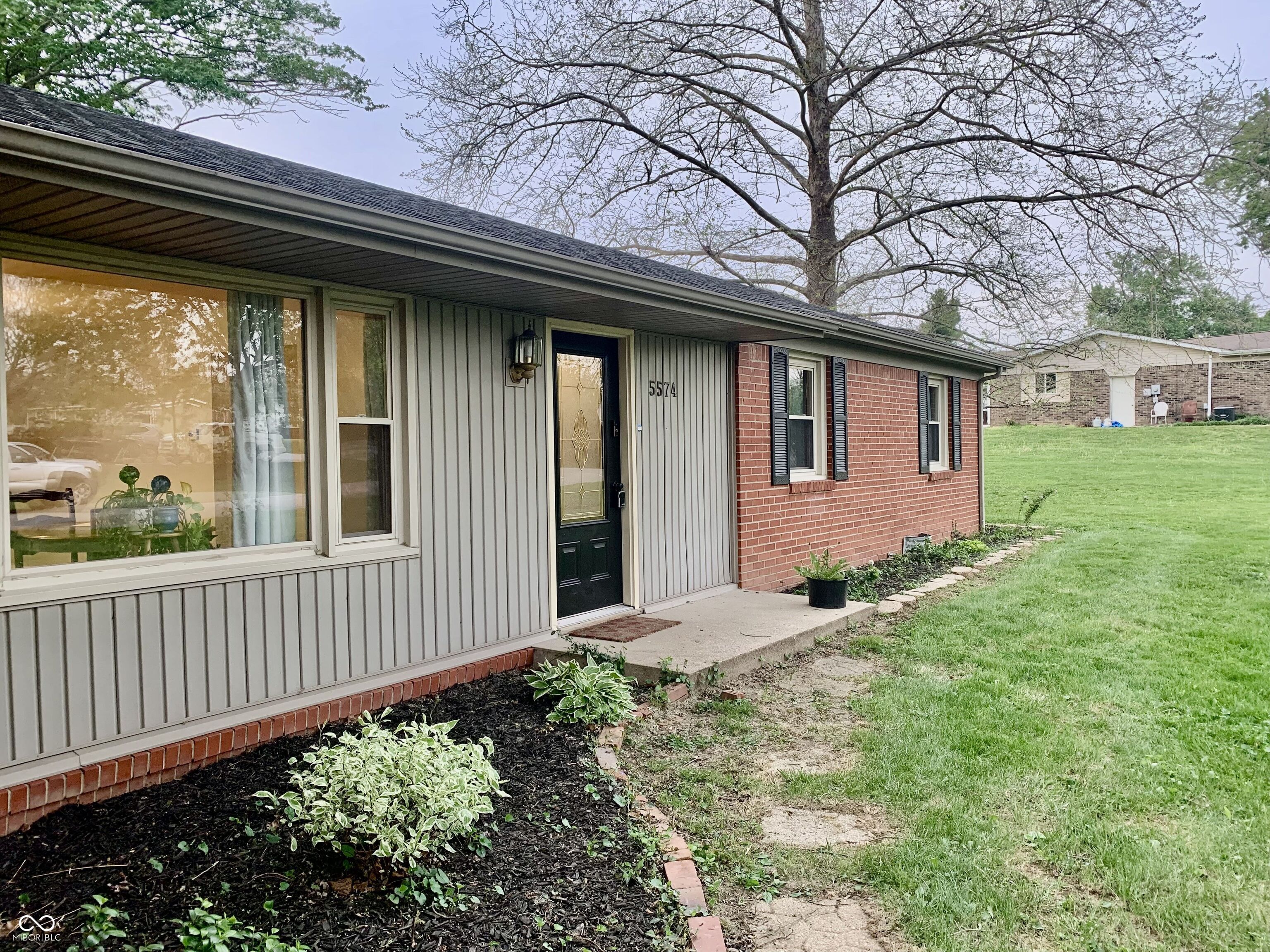 5574 S Holiday Drive