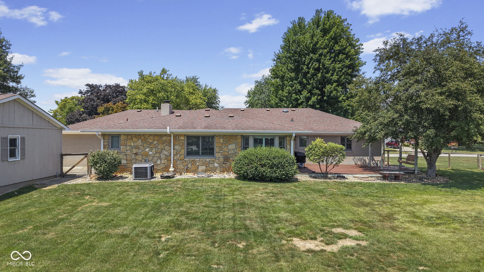 885 Broadway North Drive