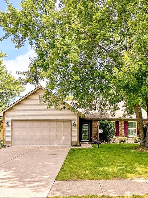 Photo of 188 Oxford Avenue, Pendleton, IN 46064 (MLS # 22107376)