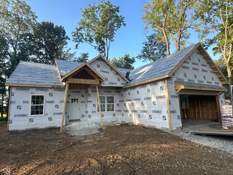 Photo of 645 Gettysburg, Coatesville, IN 46121 (MLS # 22127045)