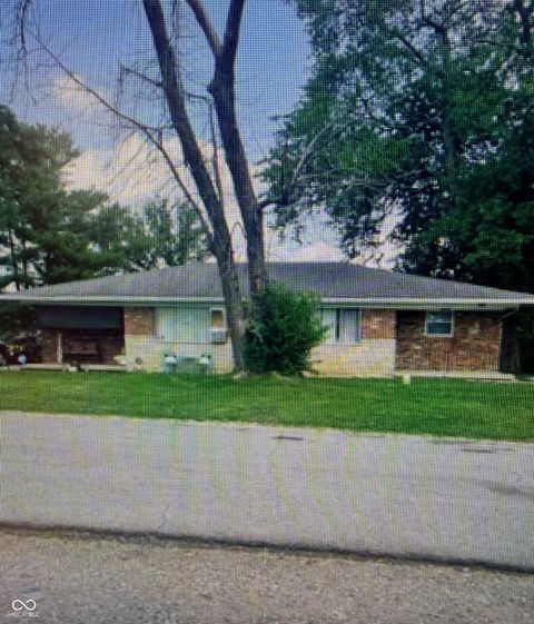 Photo of 6921 E 42nd Street E, Indianapolis, IN 46226 (MLS # 22102626)