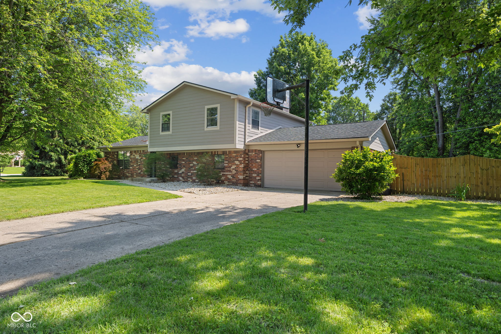 750 Hillcrest Drive