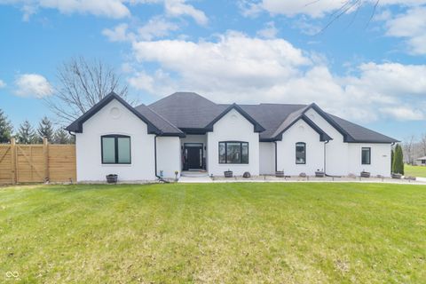 Photo of 1715 E Twin Oak Boulevard, Greenfield, IN 46140 (MLS # 22090872)