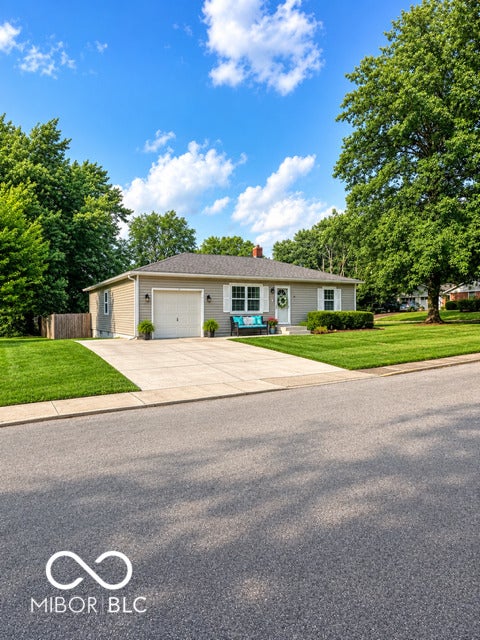 Photo of 604 W Clinton Street, Danville, IN 46122 (MLS # 22119140)