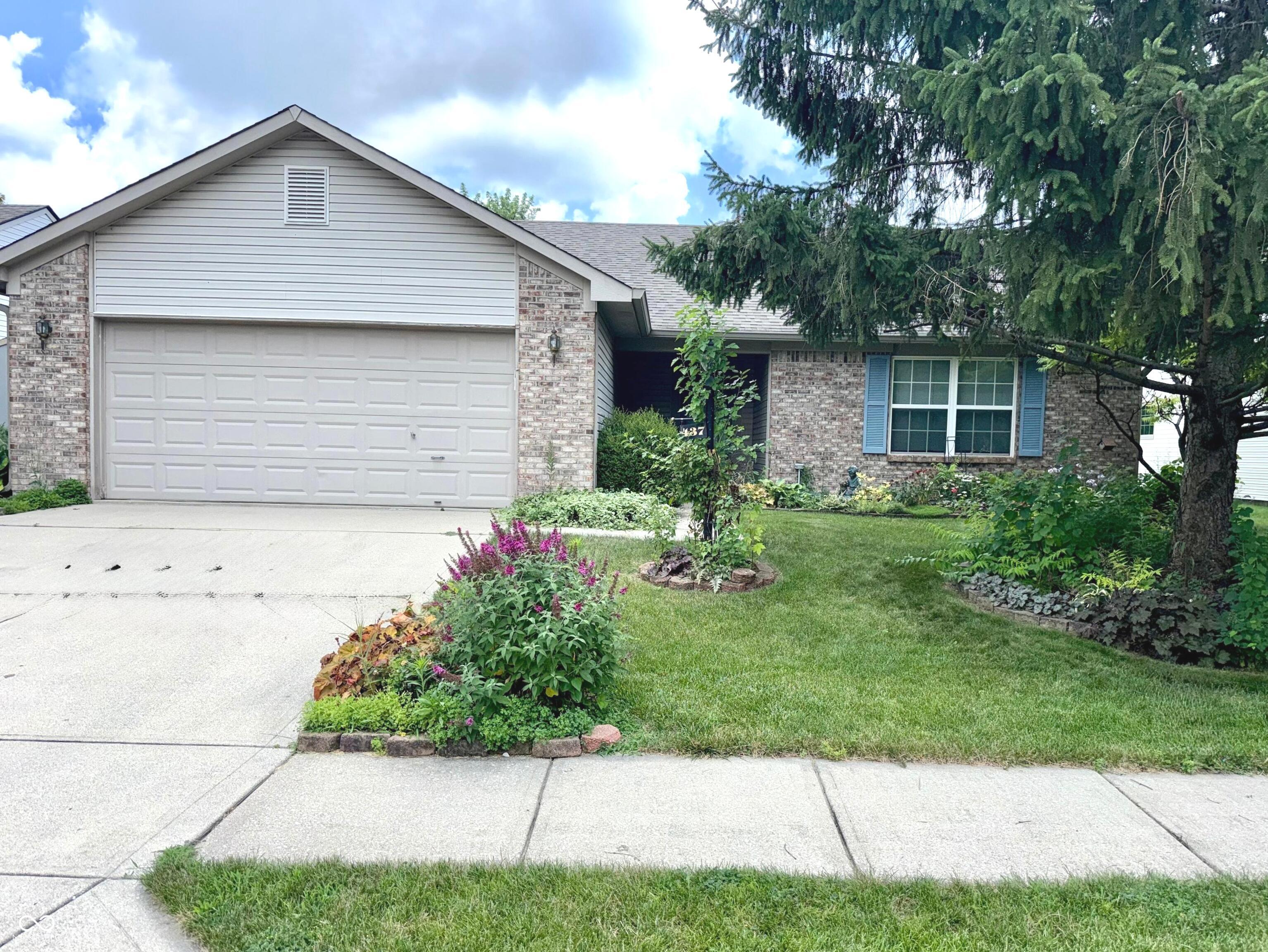 Photo 1 of 24 — 437 E Pine Ridge Drive, Westfield, IN 46074