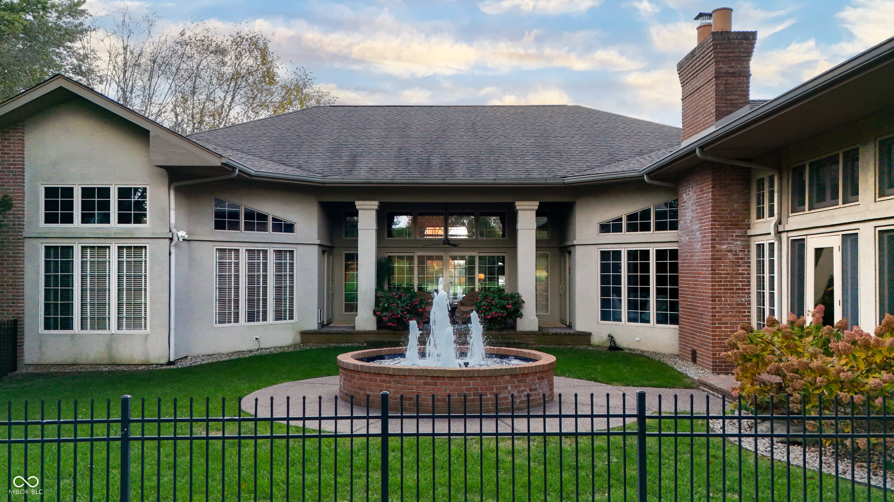 8424 W Mulligan Lane