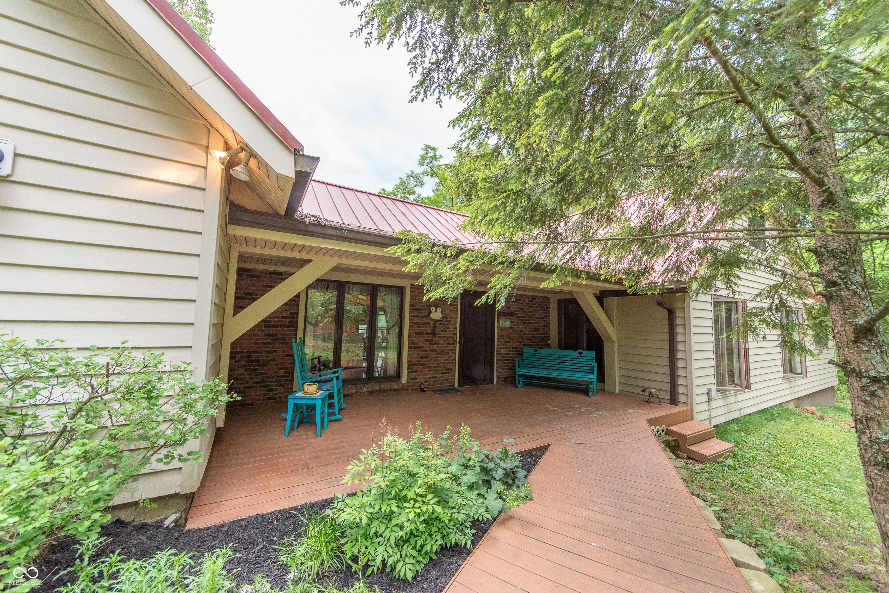 5821 Bittersweet Road