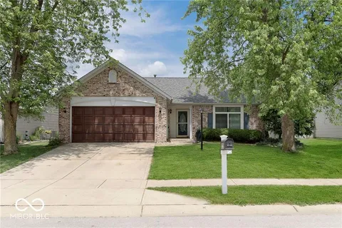 136 Meadow Glen Drive, Avon, IN 46123 - MLS#: 22027539