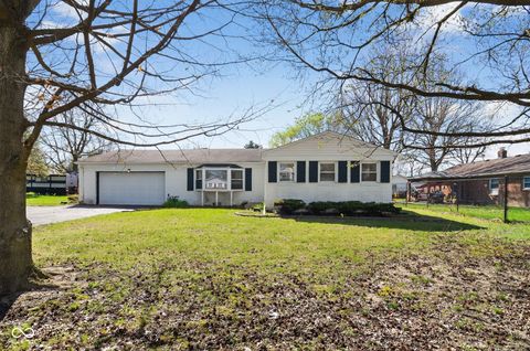 Photo of 802 Chapel Hill Road, Indianapolis, IN 46214 (MLS # 22094034)