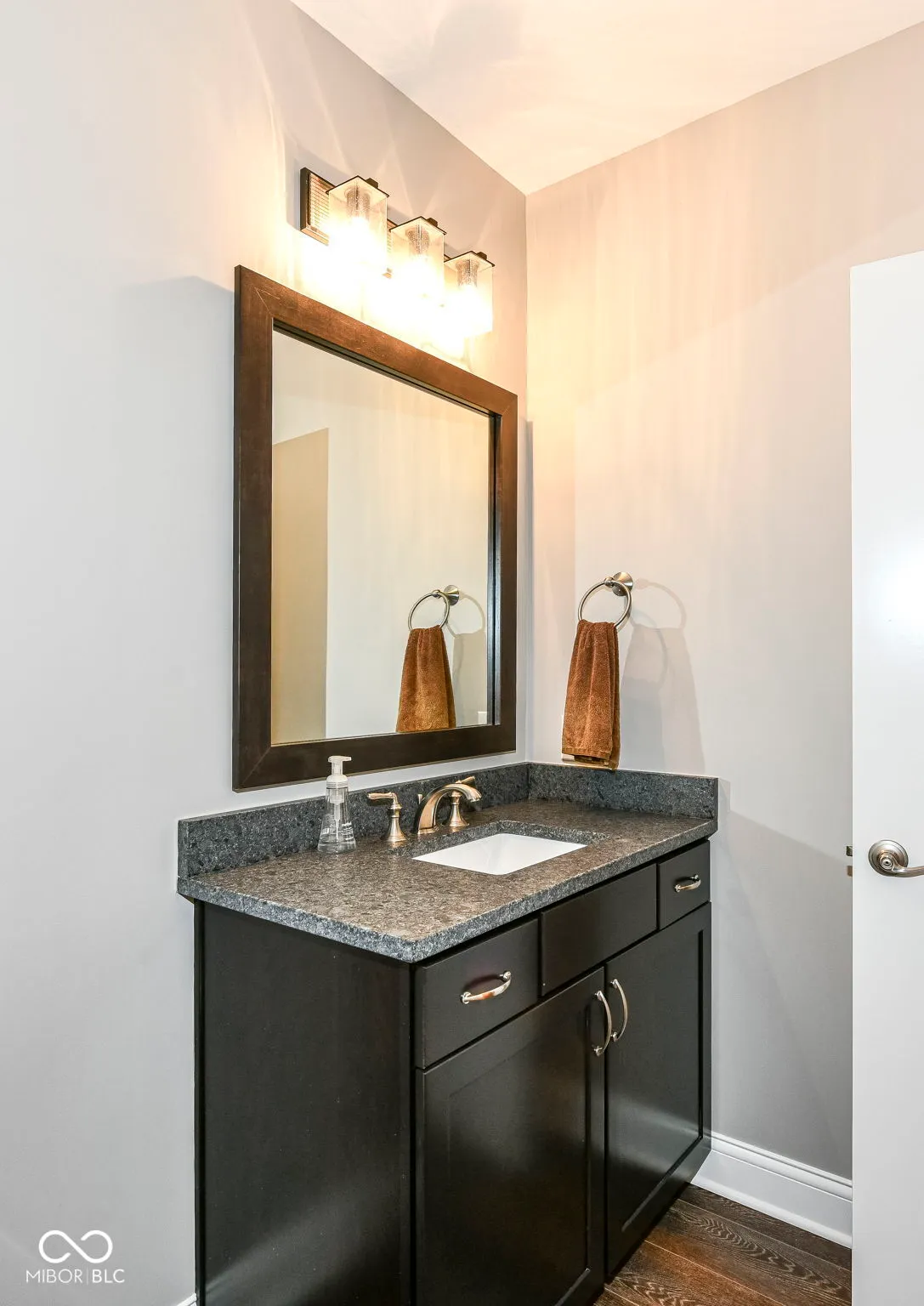 Carmel, Indiana 46032, United States, 4 Bedrooms Bedrooms, ,4 BathroomsBathrooms,Residential,Pending,19025