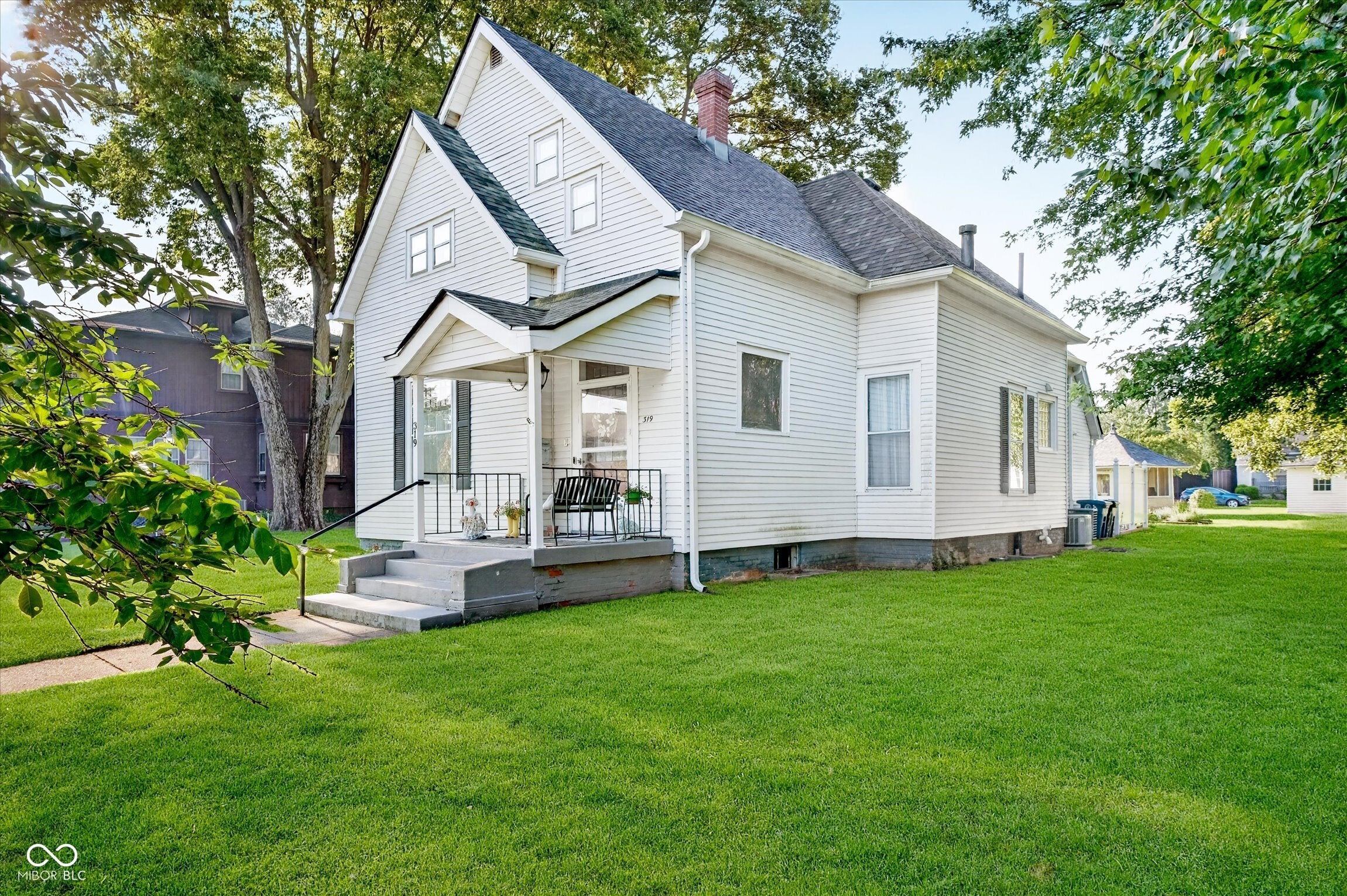 319 W Washington Street