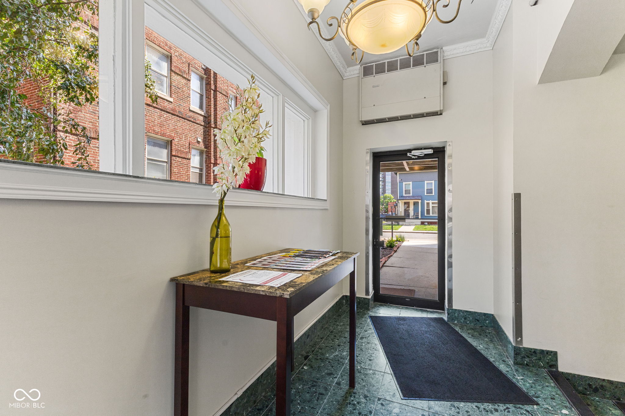 230 E 9th Street 601