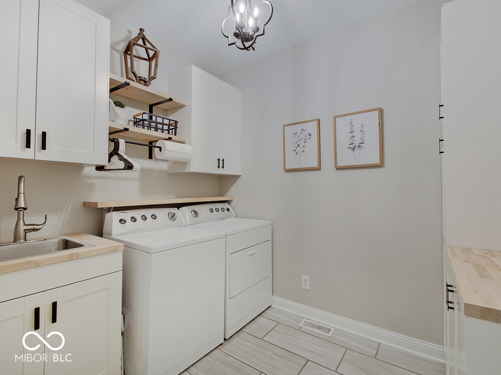 1722 Woodcroft Court