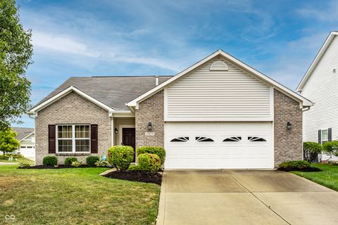 Photo of 15270 Atkinson Drive, Noblesville, IN 46060 (MLS # 22067461)