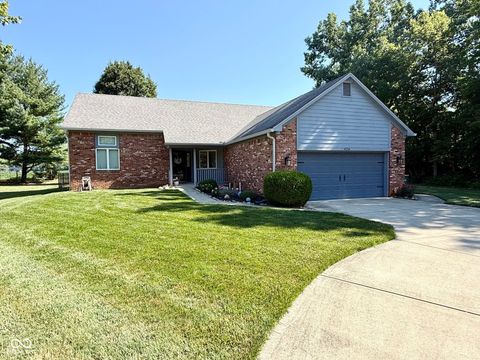 Photo of 426 Overlook Trail, Plainfield, IN 46168 (MLS # 22113123)