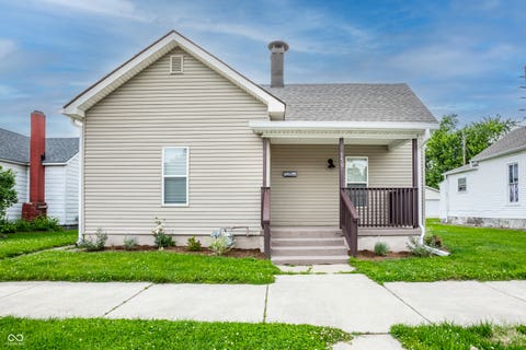 Photo of 150 E Pennsylvania Street, Shelbyville, IN 46176 (MLS # 22106369)