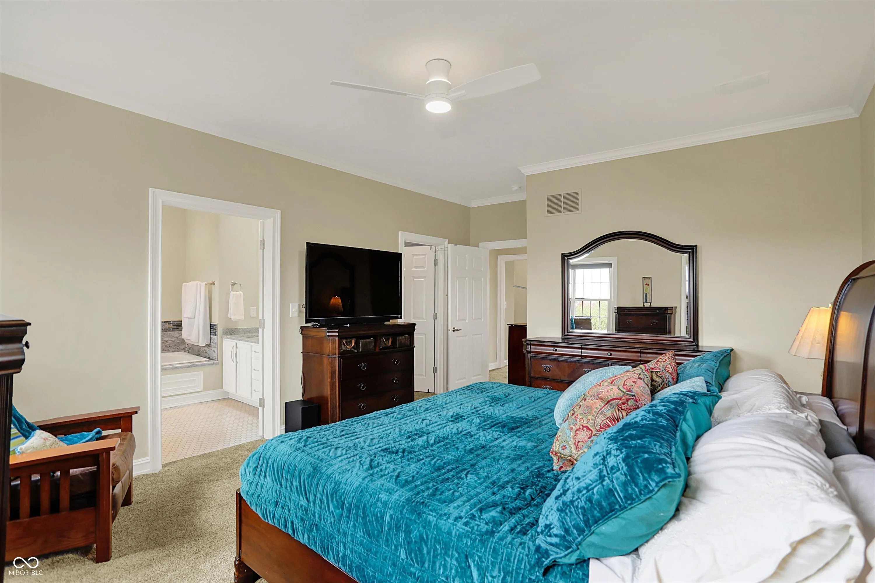 Indianapolis, Indiana 46250, United States, 3 Bedrooms Bedrooms, ,4 BathroomsBathrooms,Residential,Pending,103119