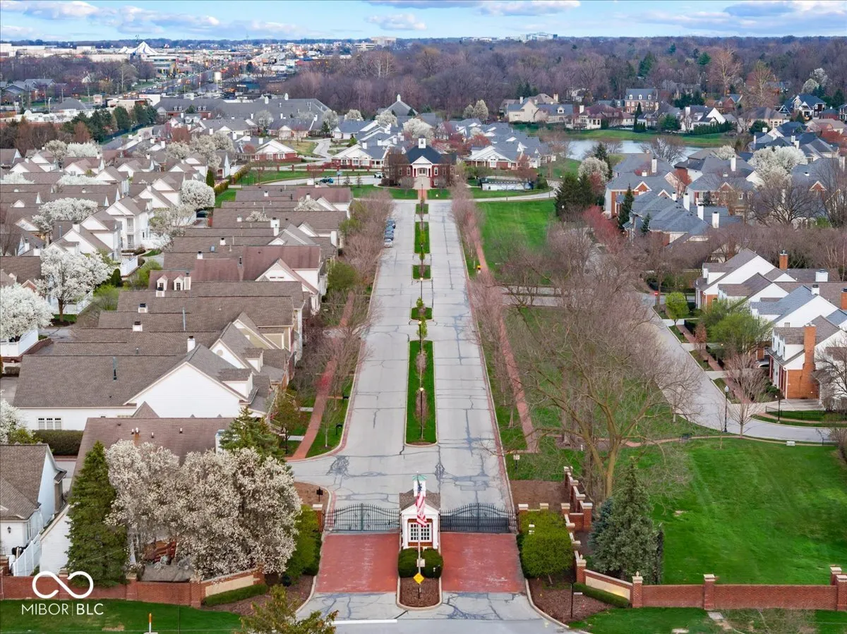 Indianapolis, Indiana 46250, United States, 3 Bedrooms Bedrooms, ,4 BathroomsBathrooms,Residential,Pending,103119