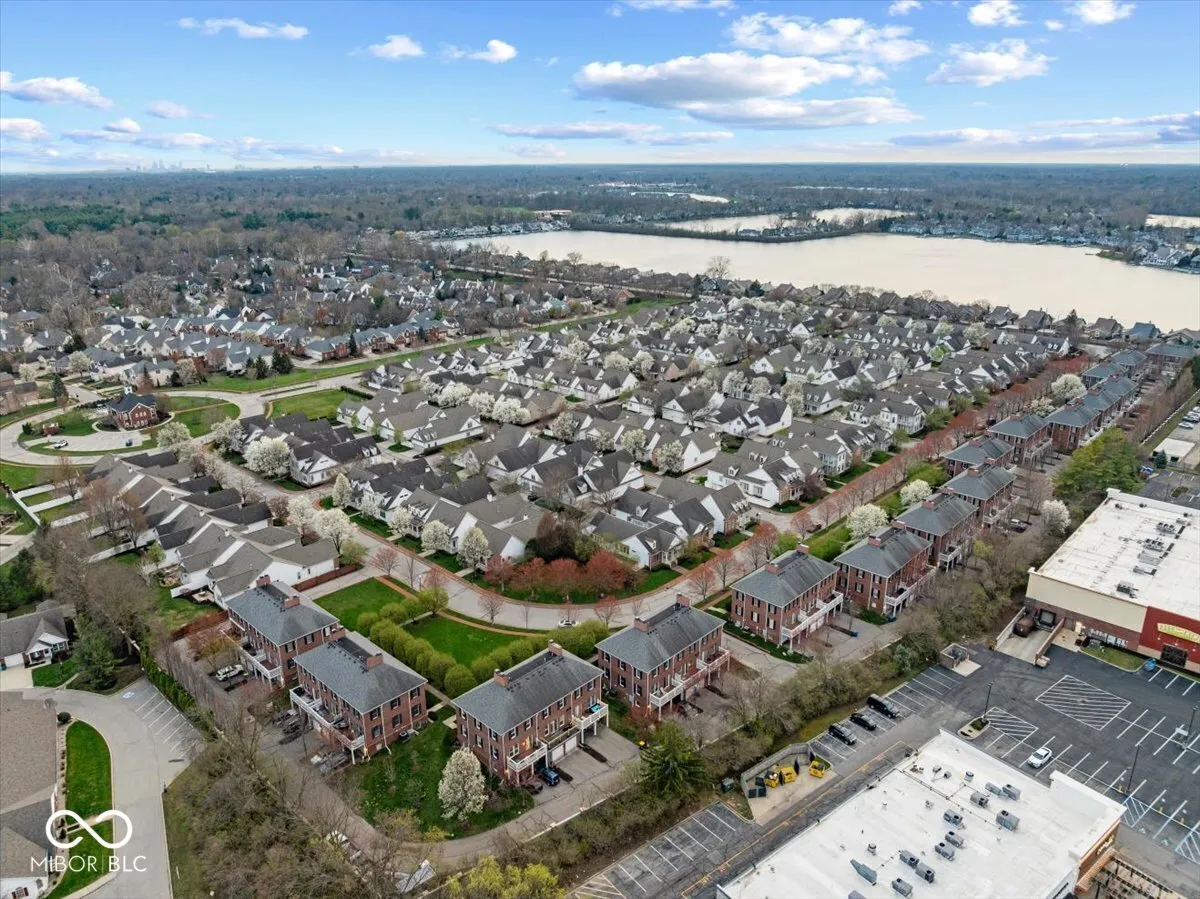 Indianapolis, Indiana 46250, United States, 3 Bedrooms Bedrooms, ,4 BathroomsBathrooms,Residential,Pending,103119