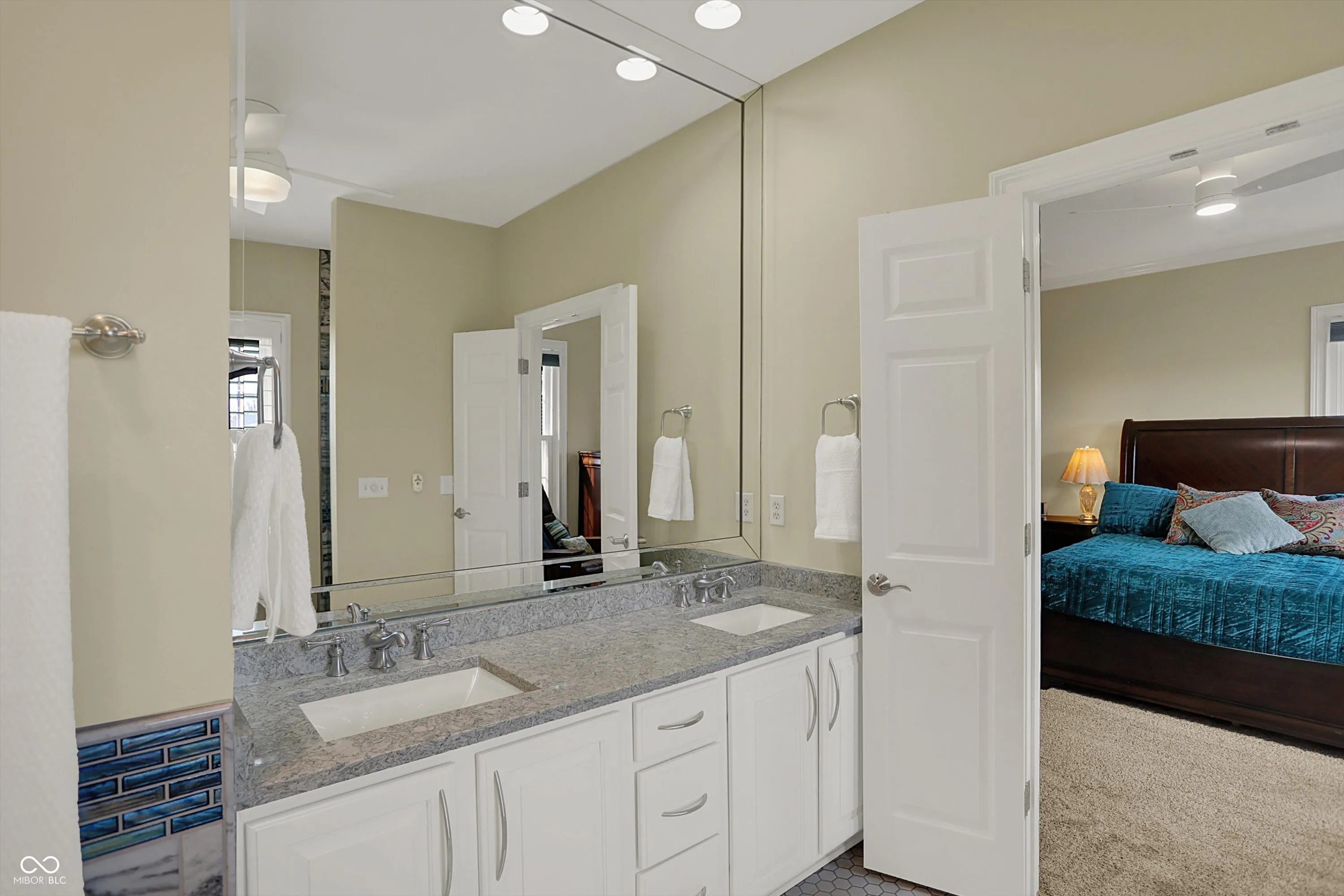 Indianapolis, Indiana 46250, United States, 3 Bedrooms Bedrooms, ,4 BathroomsBathrooms,Residential,Pending,103119