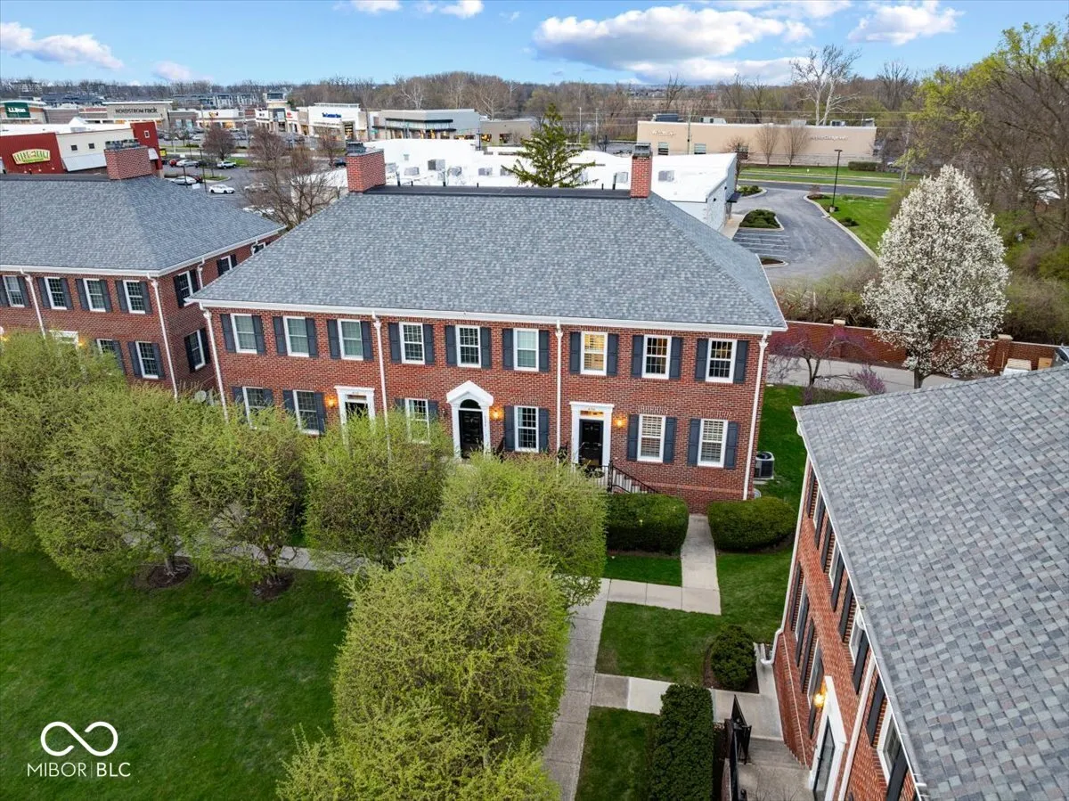 Indianapolis, Indiana 46250, United States, 3 Bedrooms Bedrooms, ,4 BathroomsBathrooms,Residential,Pending,103119