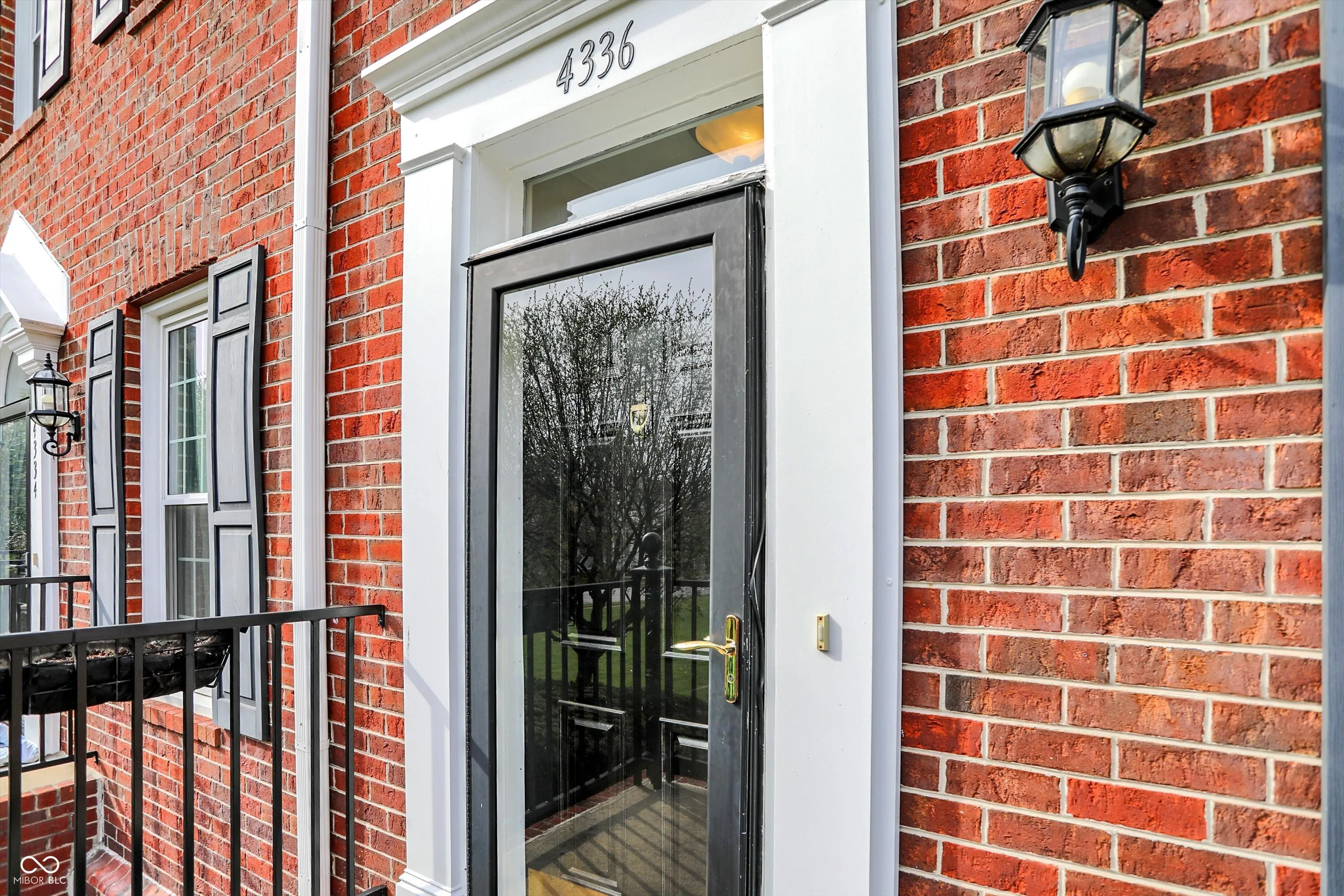 Indianapolis, Indiana 46250, United States, 3 Bedrooms Bedrooms, ,4 BathroomsBathrooms,Residential,Pending,103119