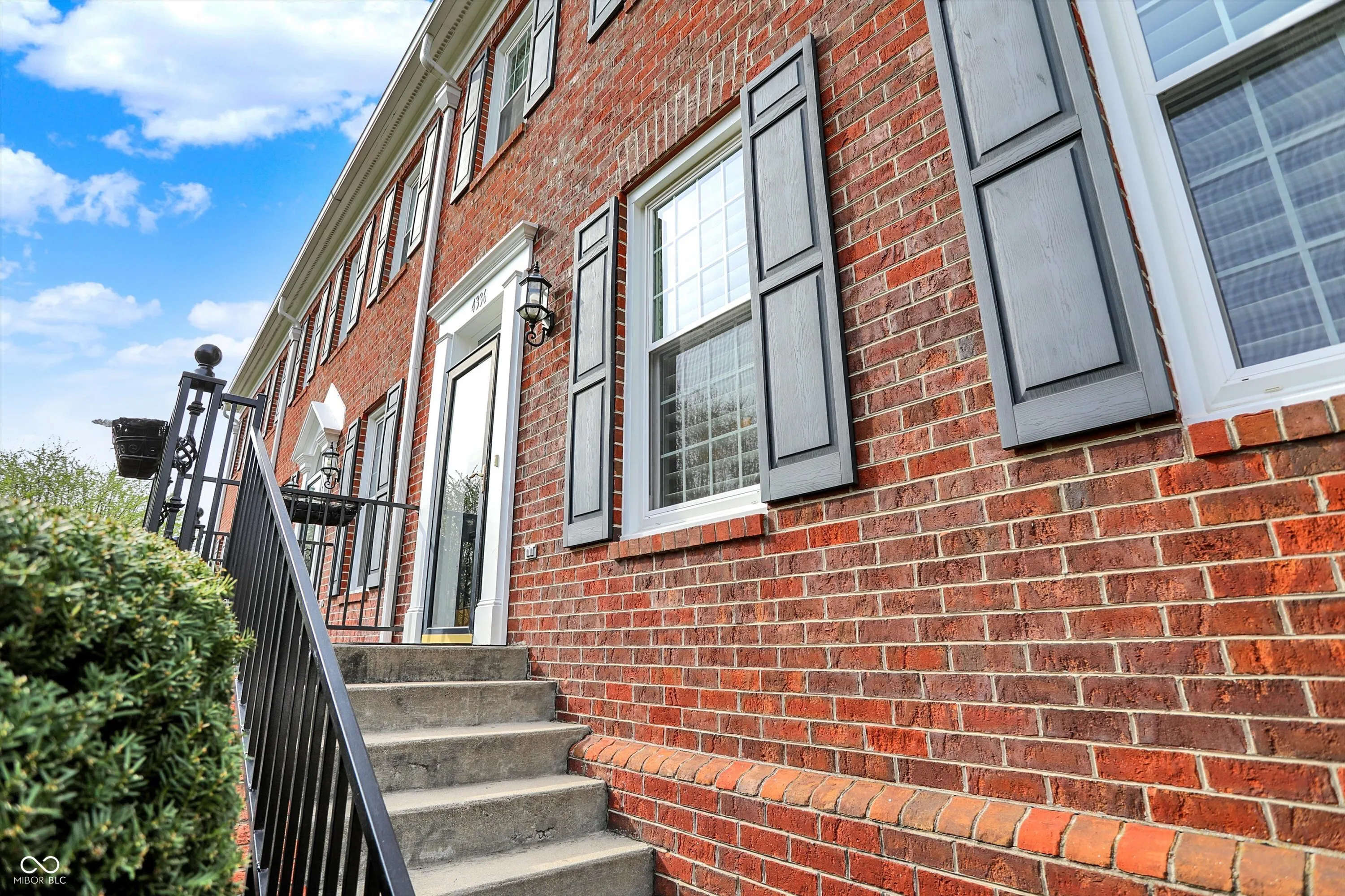 Indianapolis, Indiana 46250, United States, 3 Bedrooms Bedrooms, ,4 BathroomsBathrooms,Residential,Pending,103119