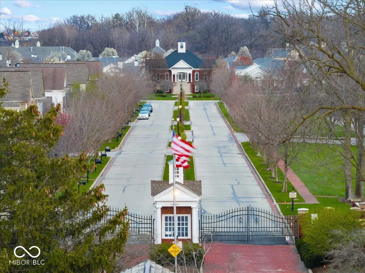 Indianapolis, Indiana 46250, United States, 3 Bedrooms Bedrooms, ,4 BathroomsBathrooms,Residential,Pending,103119