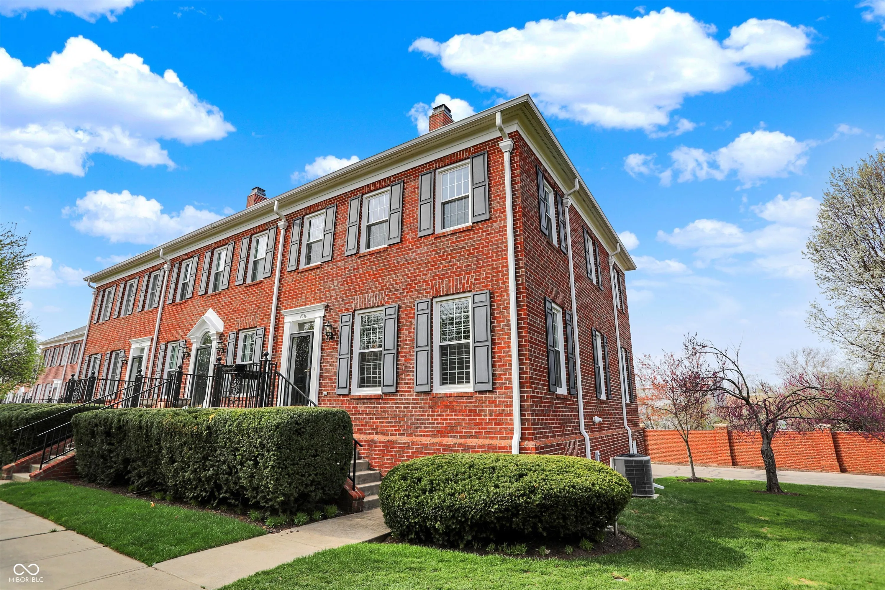 Indianapolis, Indiana 46250, United States, 3 Bedrooms Bedrooms, ,4 BathroomsBathrooms,Residential,Pending,103119