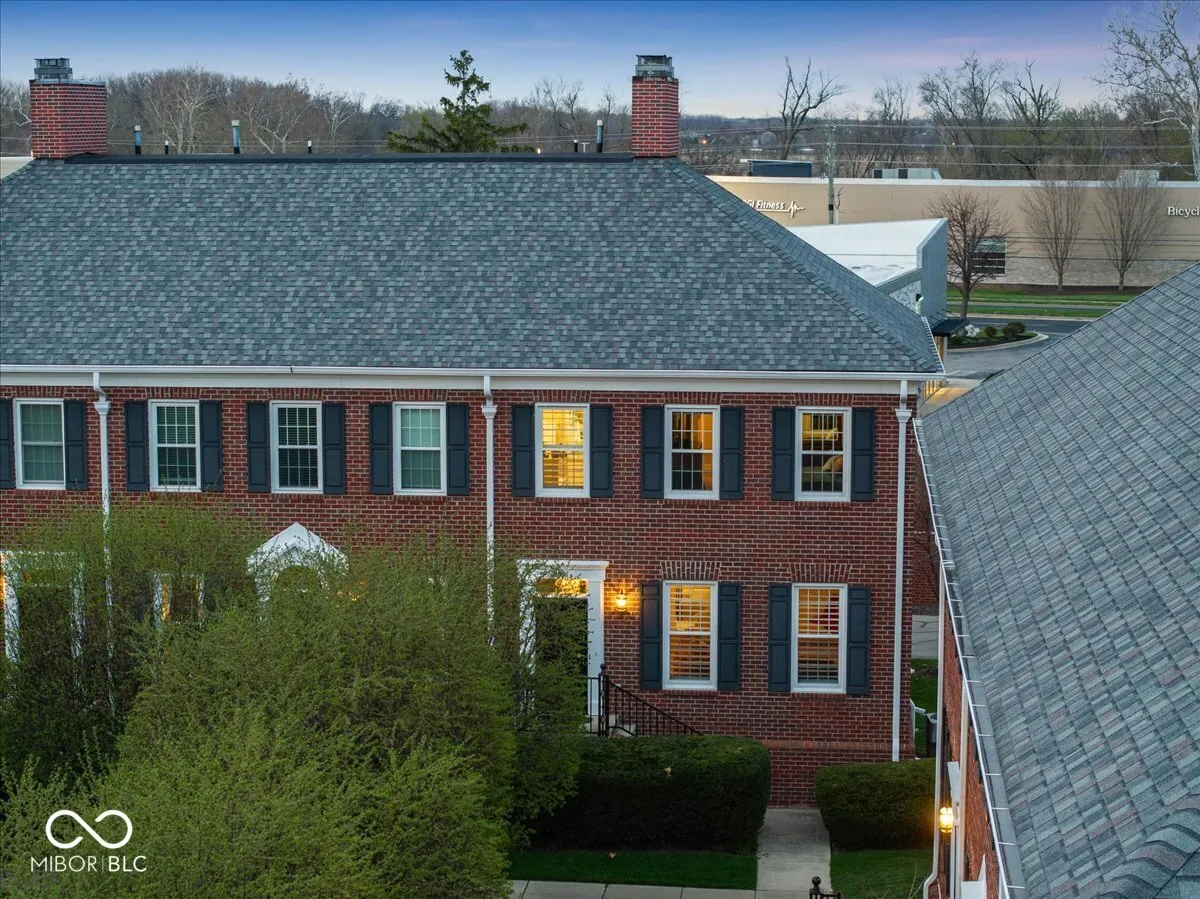 Indianapolis, Indiana 46250, United States, 3 Bedrooms Bedrooms, ,4 BathroomsBathrooms,Residential,Pending,103119