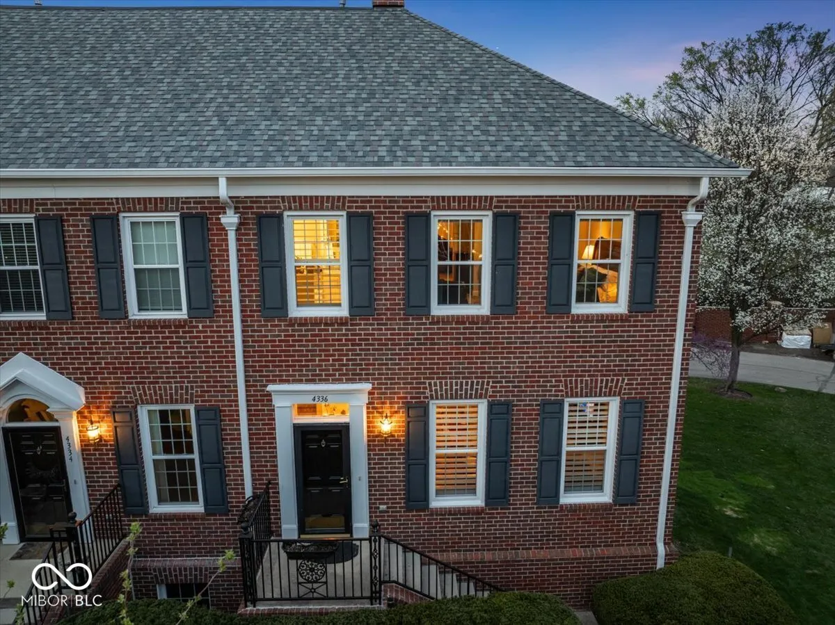 Indianapolis, Indiana 46250, United States, 3 Bedrooms Bedrooms, ,4 BathroomsBathrooms,Residential,Pending,103119