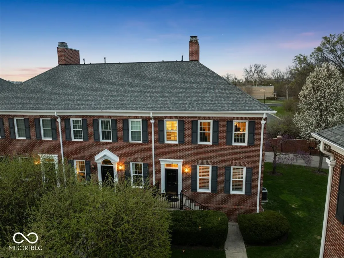 Indianapolis, Indiana 46250, United States, 3 Bedrooms Bedrooms, ,4 BathroomsBathrooms,Residential,Pending,103119