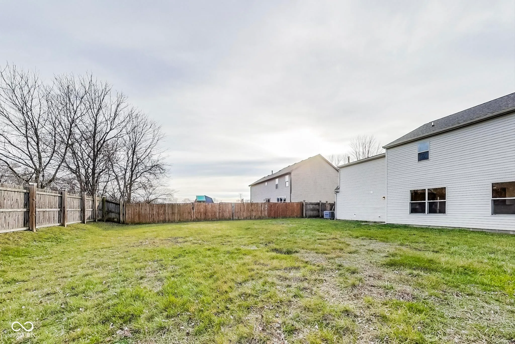 Greenwood, Indiana 46143, United States, 4 Bedrooms Bedrooms, ,3 BathroomsBathrooms,Residential,Pending,23552