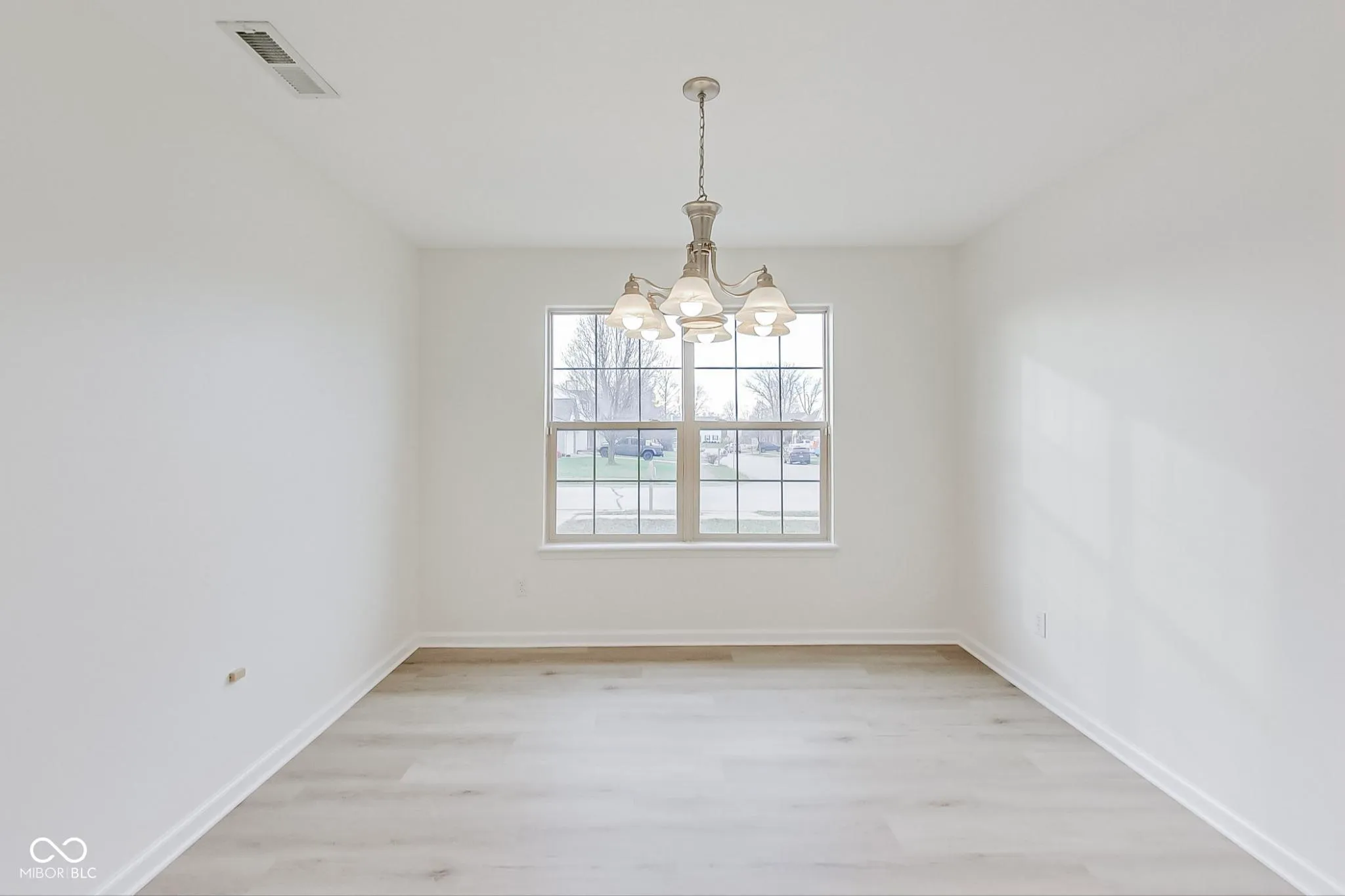 Greenwood, Indiana 46143, United States, 4 Bedrooms Bedrooms, ,3 BathroomsBathrooms,Residential,Pending,23552