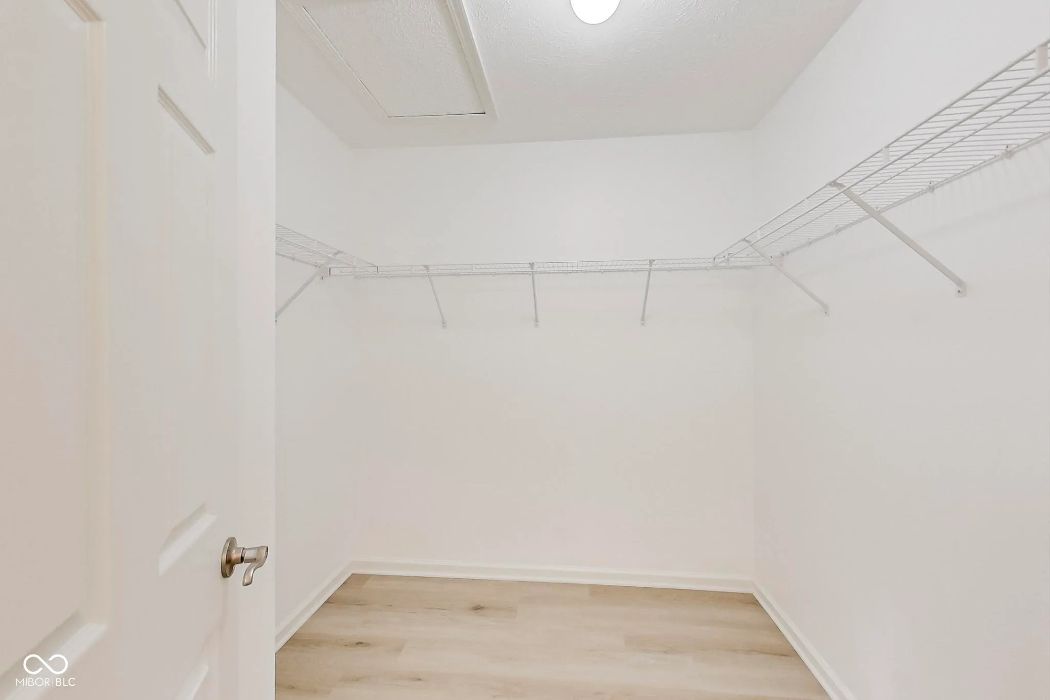 Greenwood, Indiana 46143, United States, 4 Bedrooms Bedrooms, ,3 BathroomsBathrooms,Residential,Pending,23552