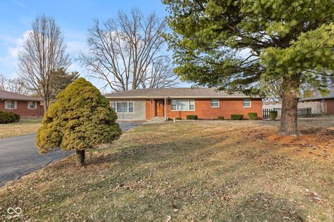Photo of 4330 Dudley North Drive, Indianapolis, IN 46237 (MLS # 22081157)