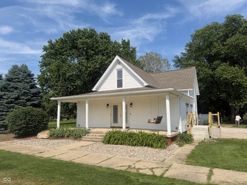 Photo of 509 S Wabash Street, New Richmond, IN 47967 (MLS # 22106308)