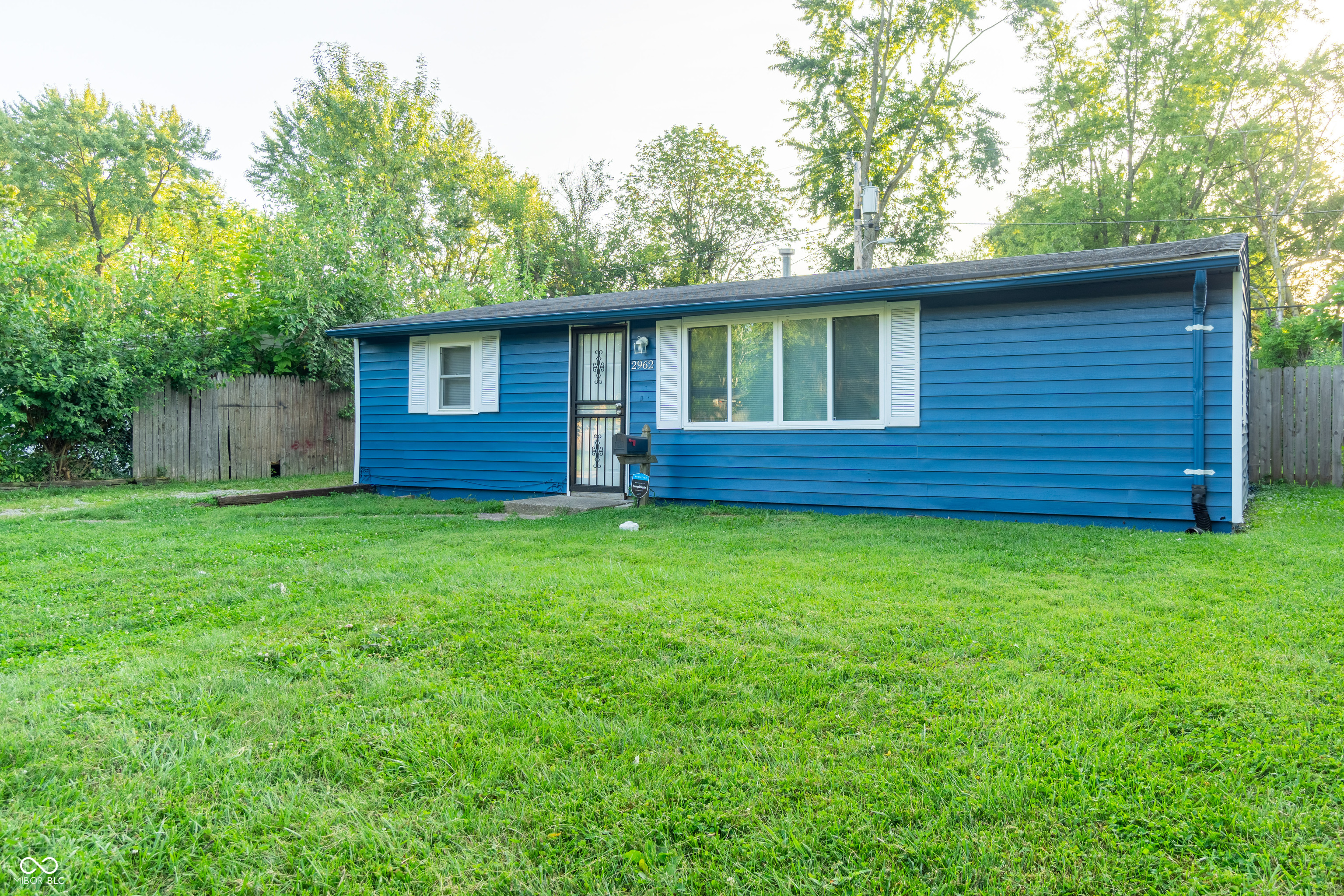 2962 N Dequincy Street