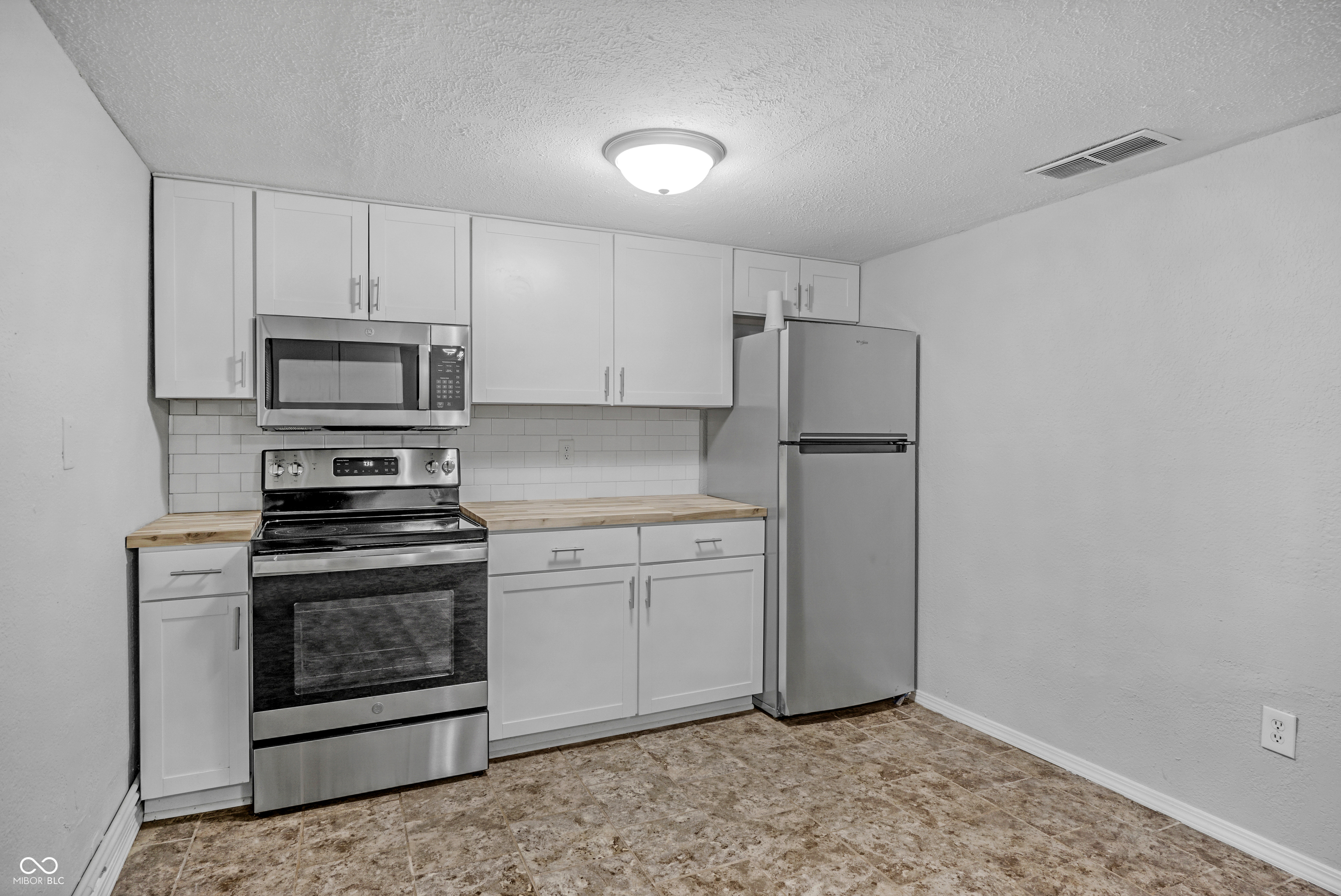 2962 N Dequincy Street