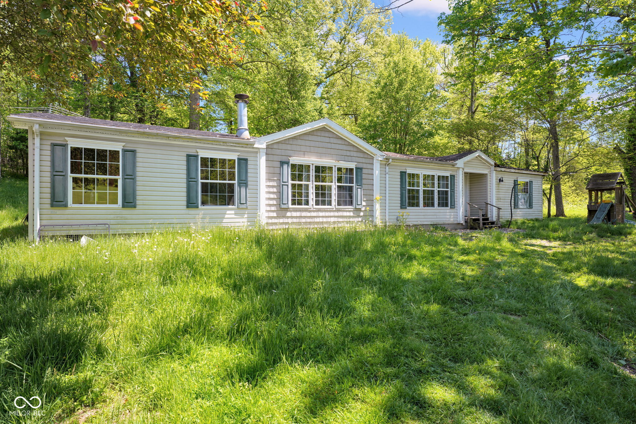 1600 N County Road 325 E