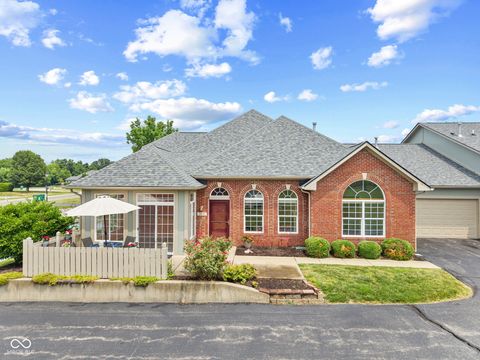 Photo of 2815 Grandview Lane, Greenwood, IN 46143 (MLS # 22049506)