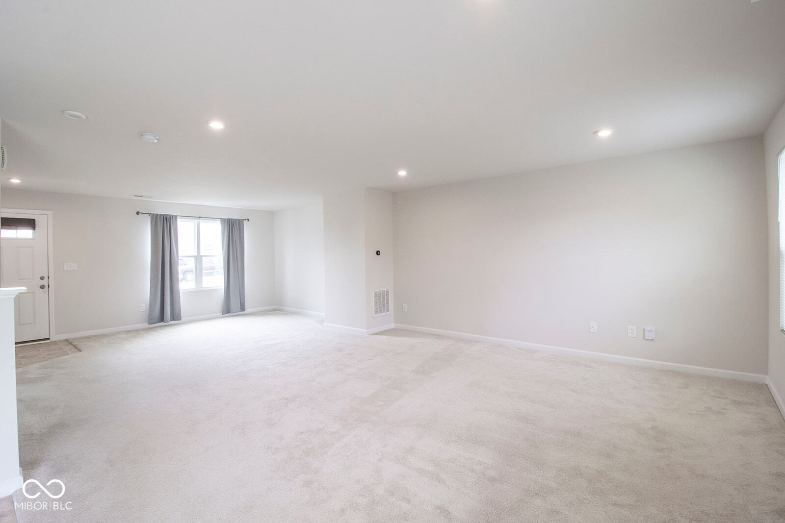 975 Red Hills Court