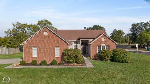 Photo of 14901 Windmill Drive, Carmel, IN 46033 (MLS # 22065485)