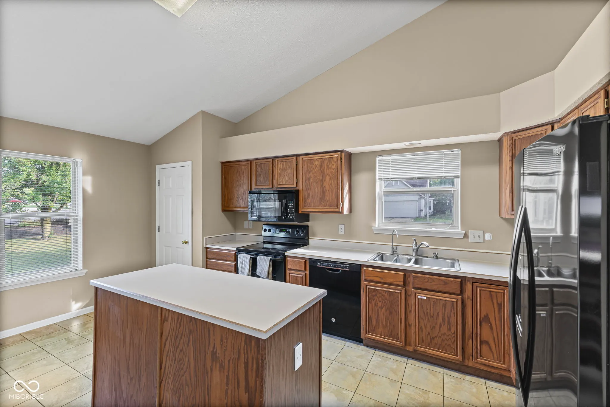 Carmel, Indiana 46033, United States, 3 Bedrooms Bedrooms, ,2 BathroomsBathrooms,Residential,Active,221711