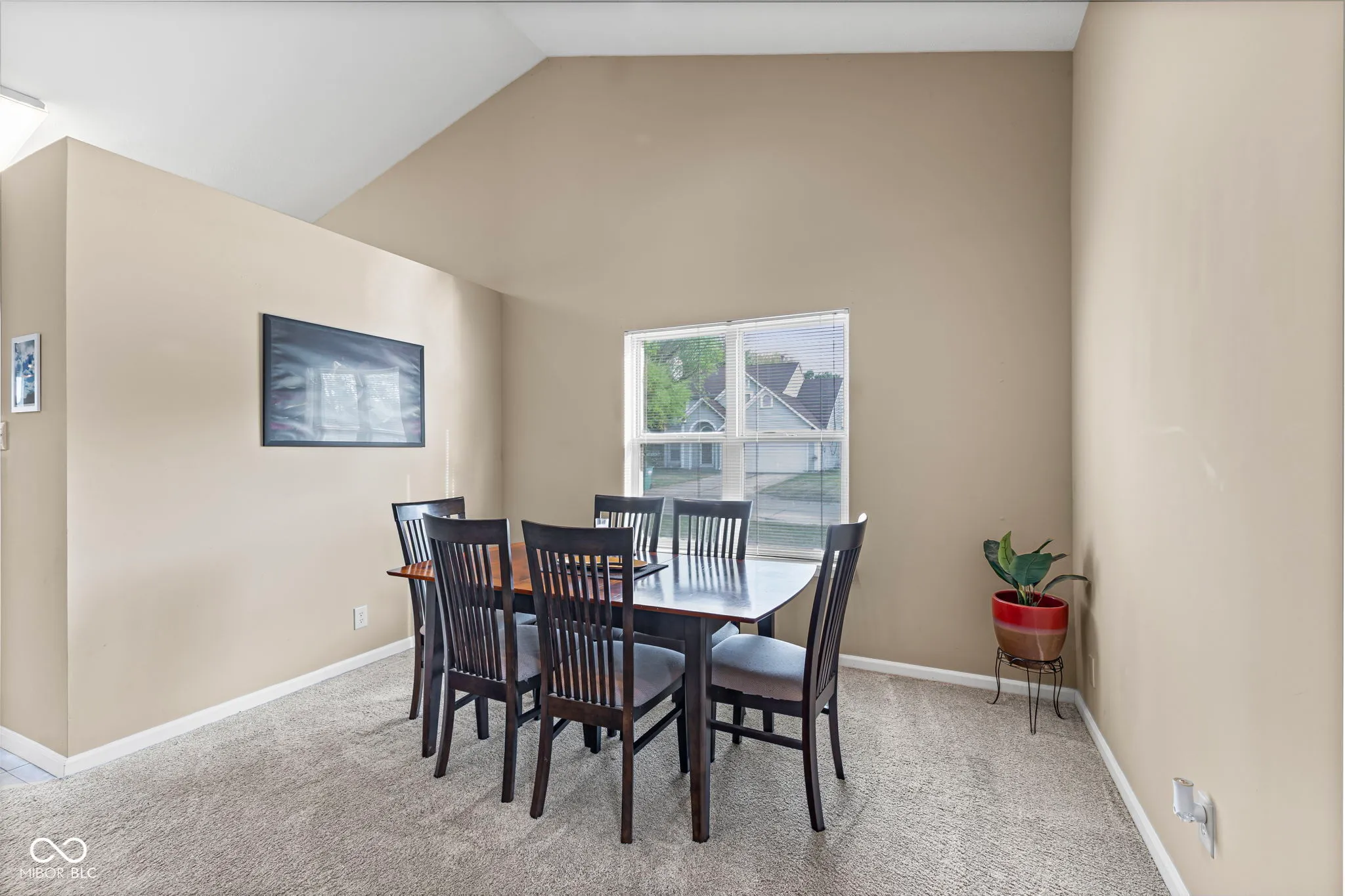 Carmel, Indiana 46033, United States, 3 Bedrooms Bedrooms, ,2 BathroomsBathrooms,Residential,Active,221711