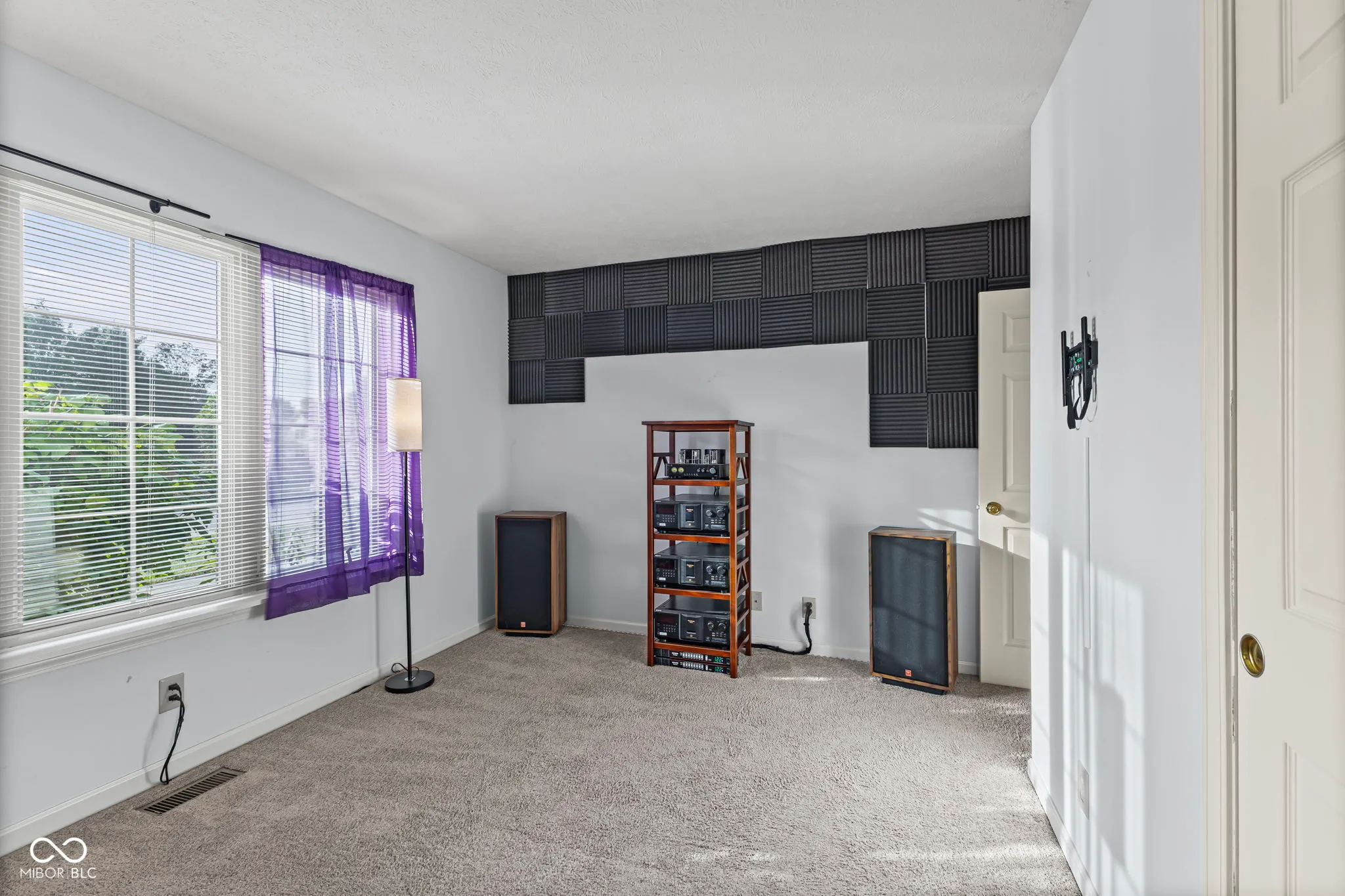 Carmel, Indiana 46033, United States, 3 Bedrooms Bedrooms, ,2 BathroomsBathrooms,Residential,Active,221711